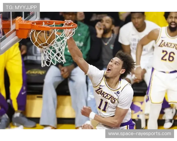 贾克森·海斯季前赛手腕受伤仍表示能出战对勇士比赛