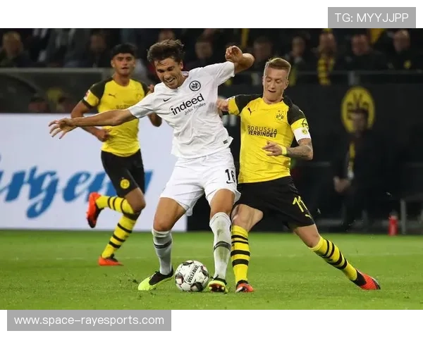 法兰克福连进六球后门兴追四球,战术纪律性受质疑