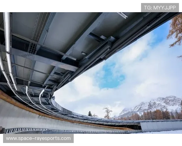 冬奥钢架雪车赛道纪录屡破，意大利主场优势明显