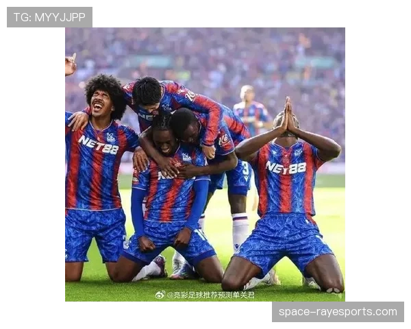 水晶宫与富勒姆比赛上半场,双方共完成超过200次高强度冲刺 水晶宫与富勒姆比赛上半场,双方共完成超过200次高强度冲刺